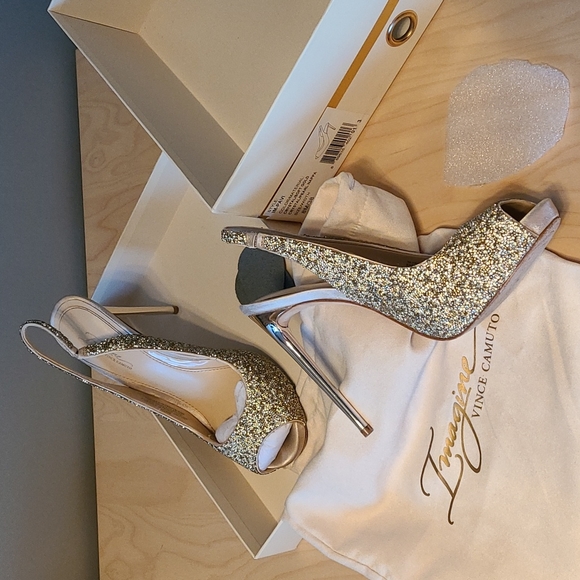 Vince Camuto "Imagine" Pavi-style platform heels s.8 - Picture 4 of 7